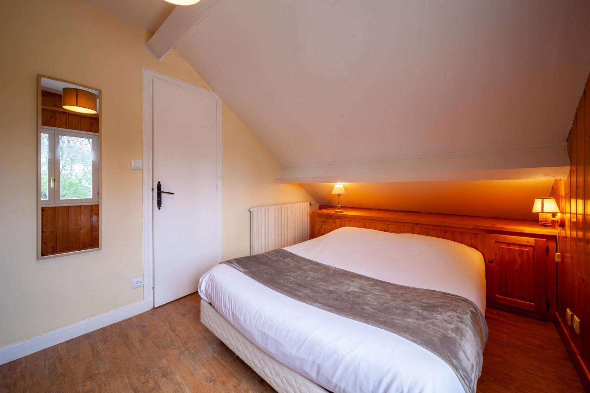 Auberge Des Montauds - Hotel & Restaurant Villard-de-Lans Rom bilde