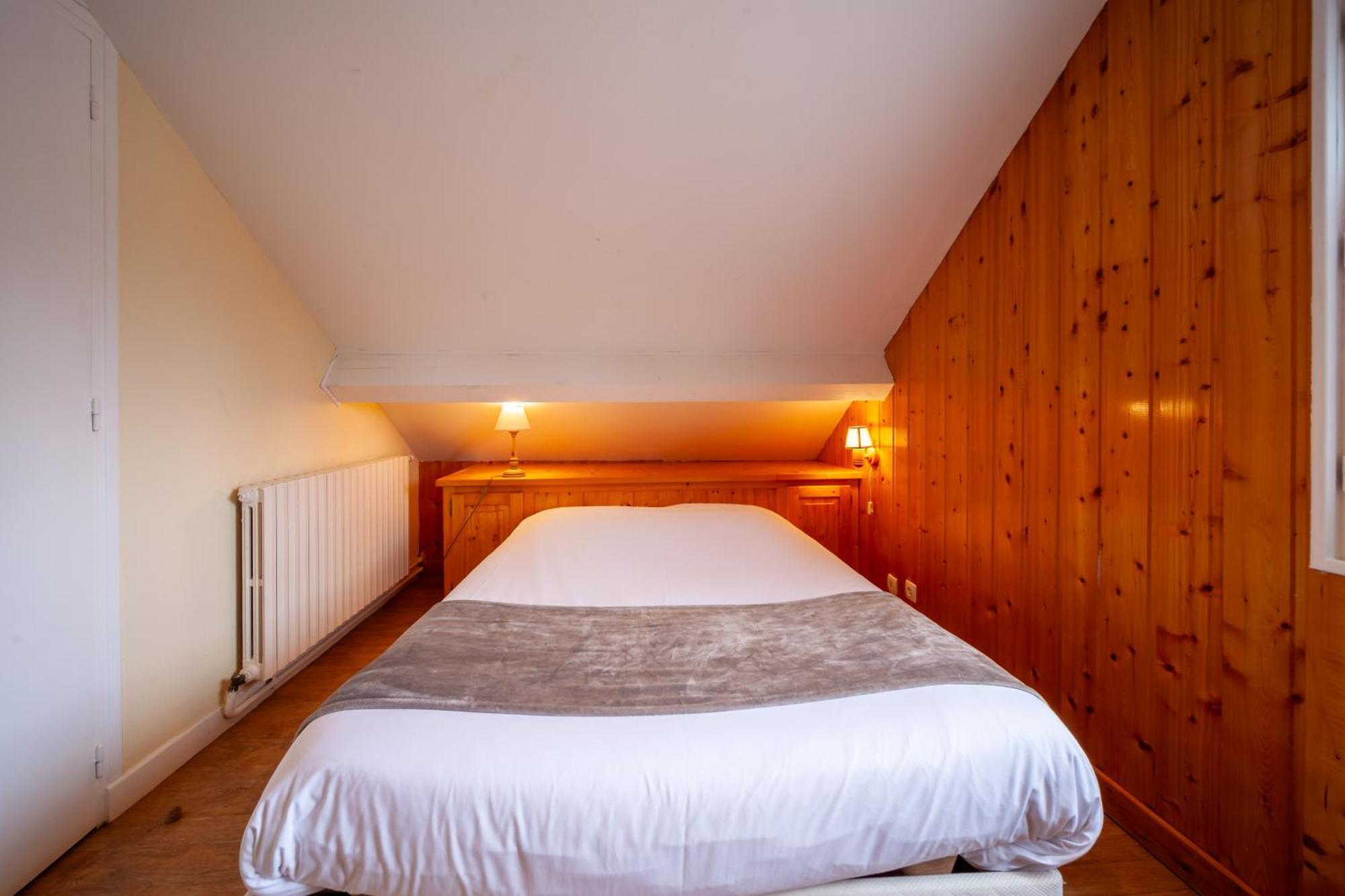Auberge Des Montauds - Hotel & Restaurant Villard-de-Lans Rom bilde