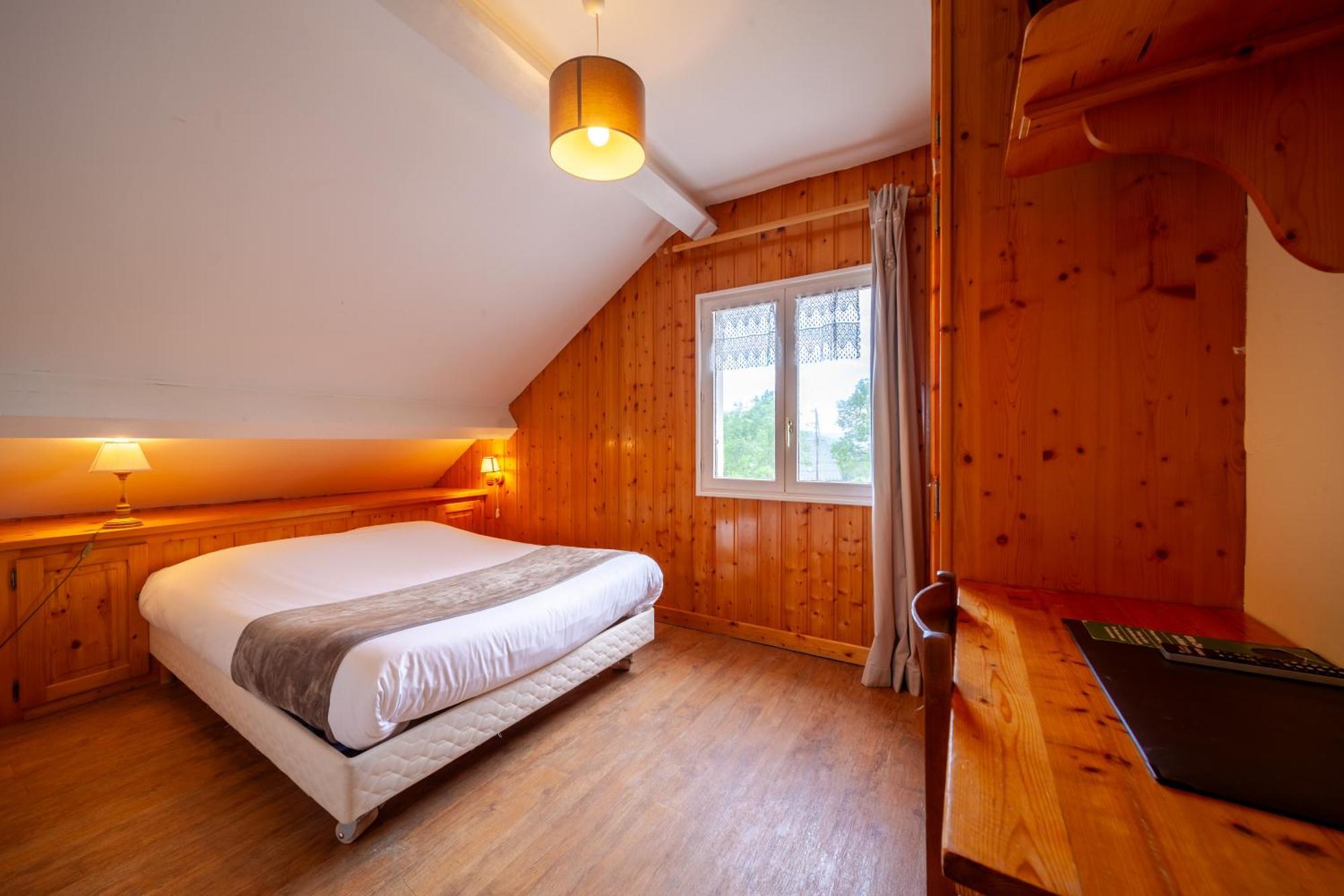 Auberge Des Montauds - Hotel & Restaurant Villard-de-Lans Rom bilde