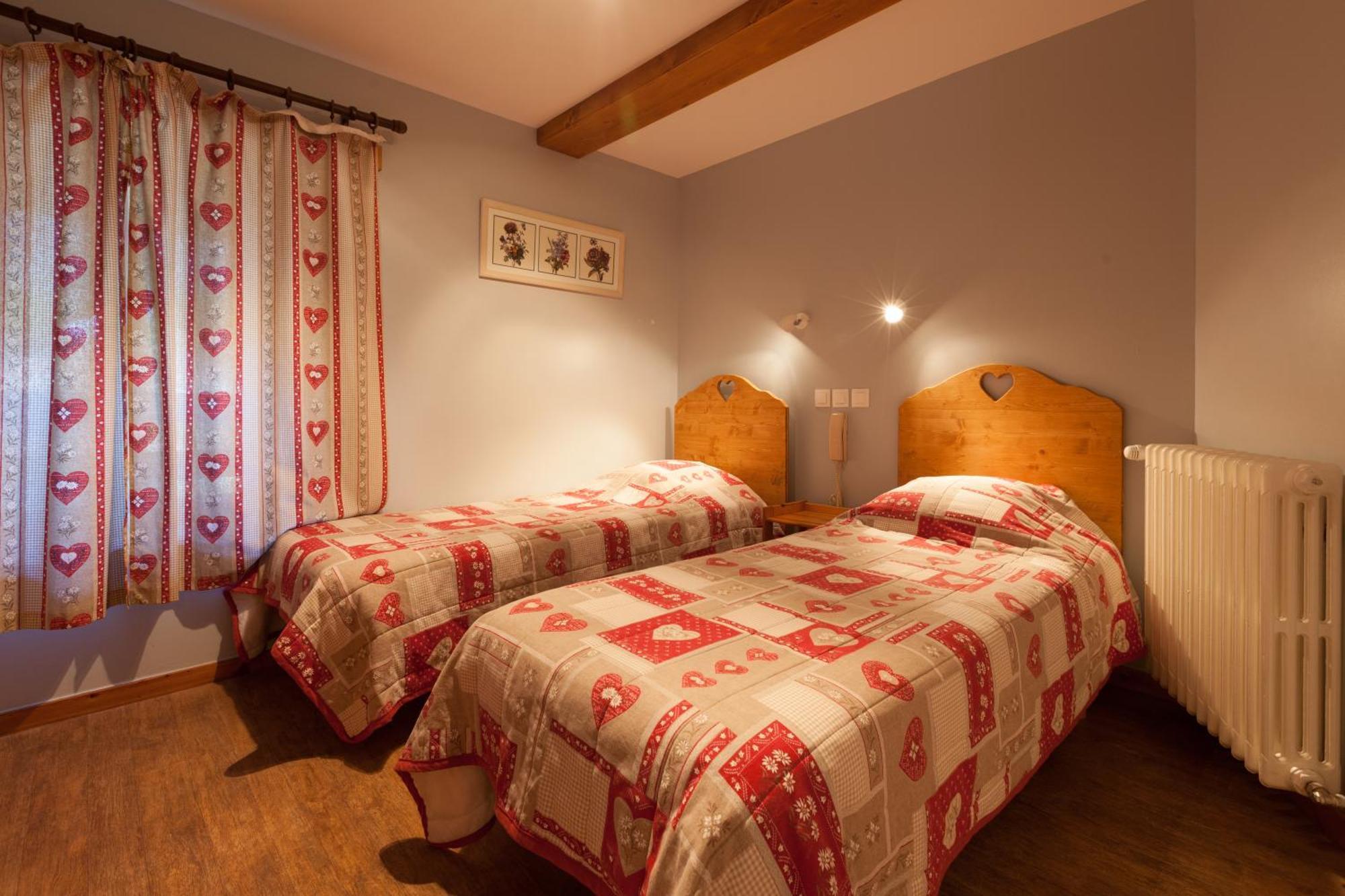 Auberge Des Montauds - Hotel & Restaurant Villard-de-Lans Rom bilde