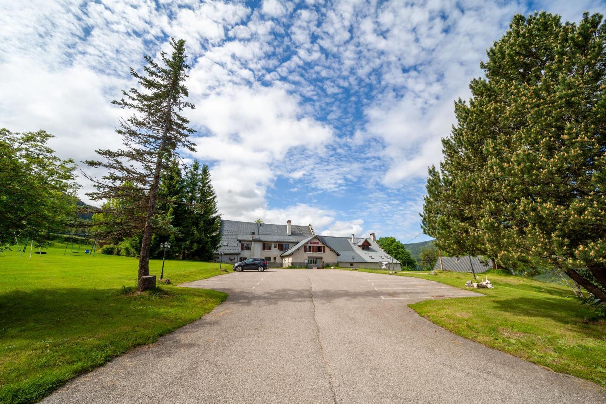 Auberge Des Montauds - Hotel & Restaurant Villard-de-Lans Eksteriør bilde