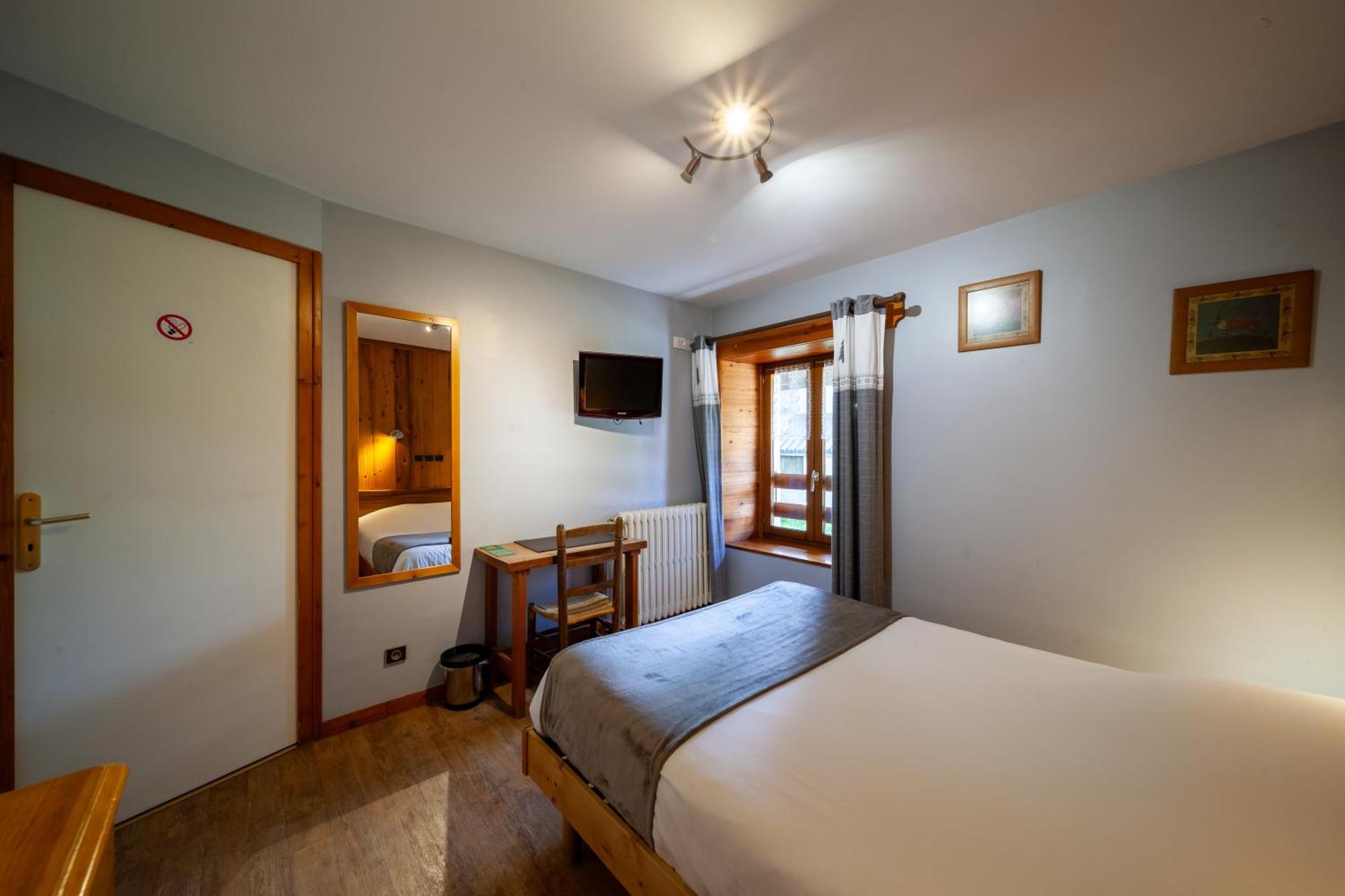 Auberge Des Montauds - Hotel & Restaurant Villard-de-Lans Rom bilde