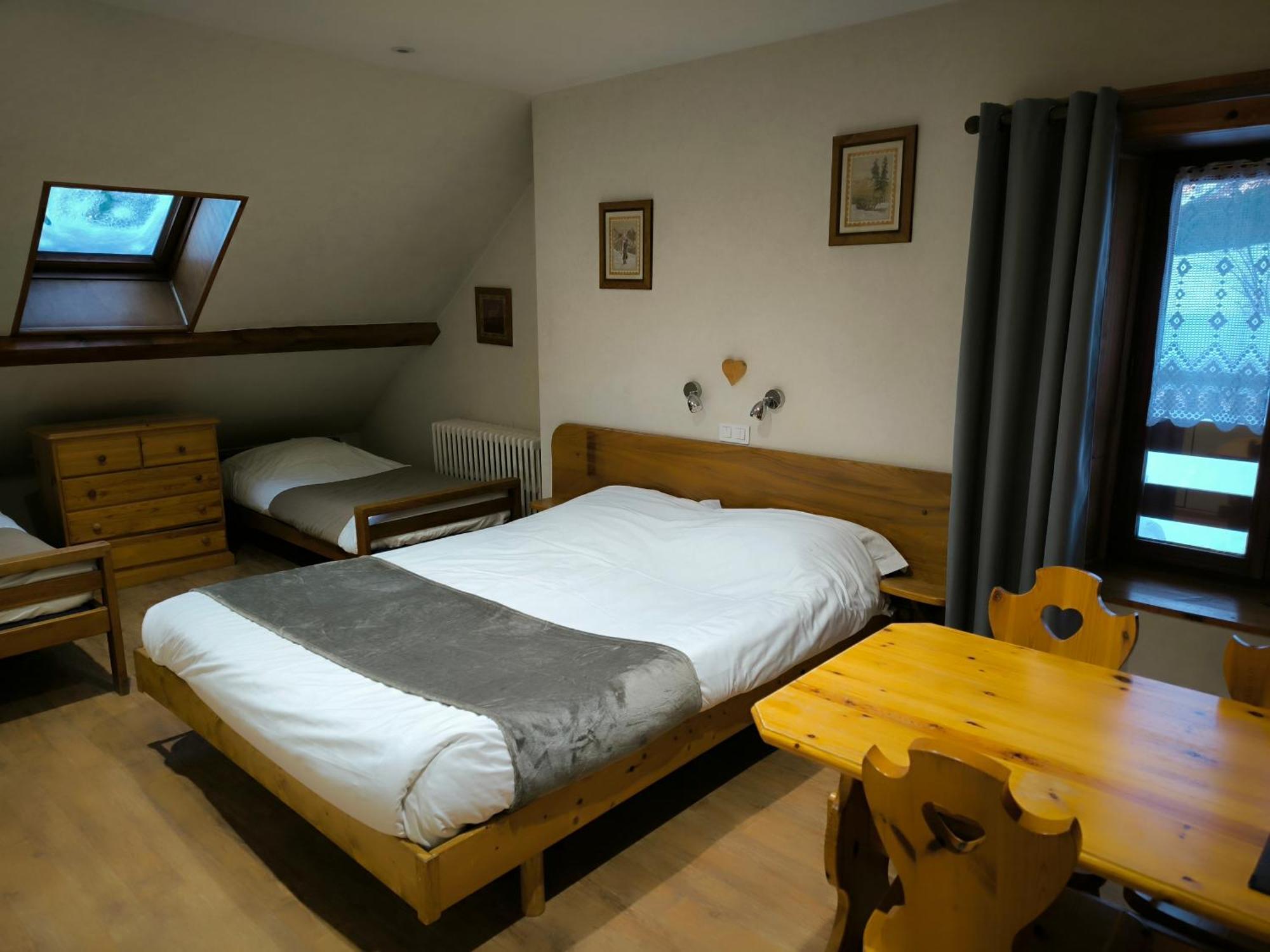 Auberge Des Montauds - Hotel & Restaurant Villard-de-Lans Eksteriør bilde